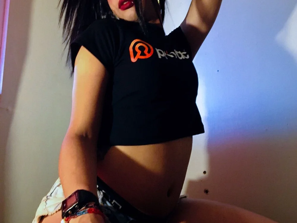 TransAngel69's Offline Chat Room