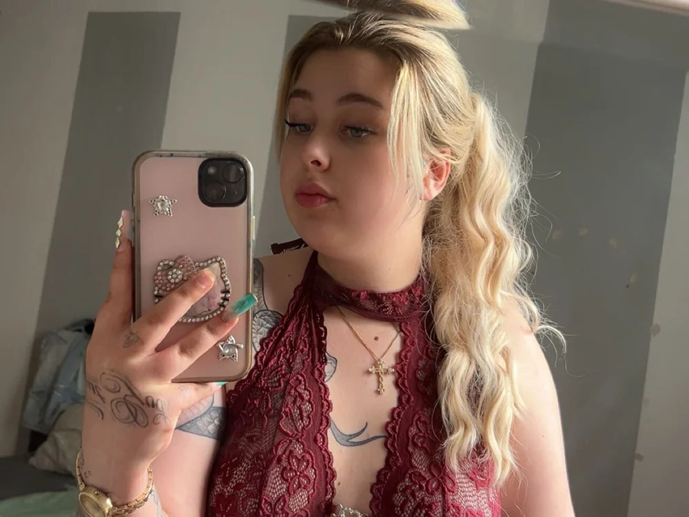 Lisaxx06's Offline XXX Chat