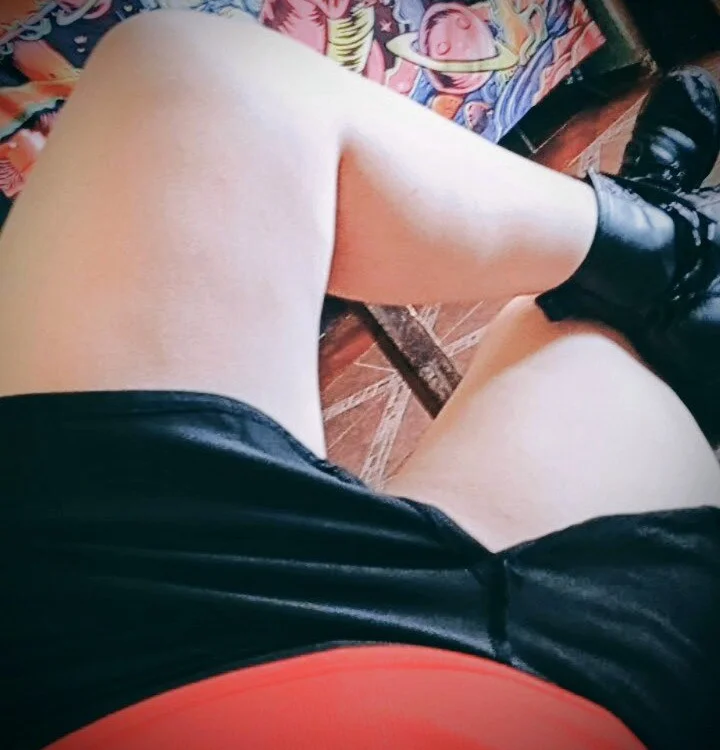 Miroslove18's Offline XXX Chat