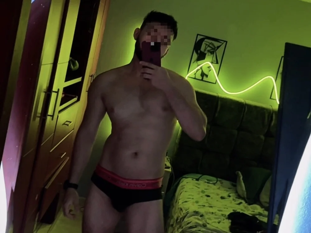 LeoCrewRaw offline XXX-chat