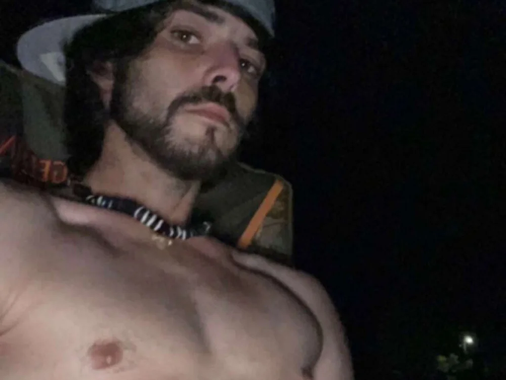 KingDingaLing34's Offline XXX Chat