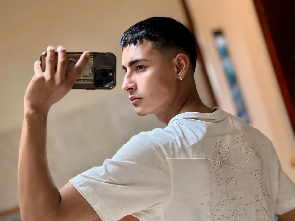 Chat XXX offline de Brayan_HOT_69