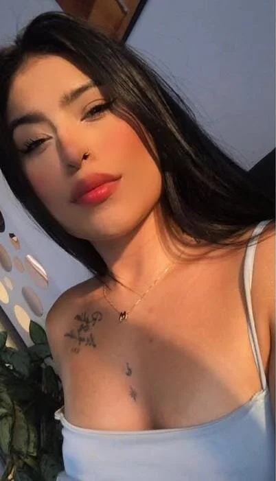 Kylie_Bennett01 Offline XXX Chat