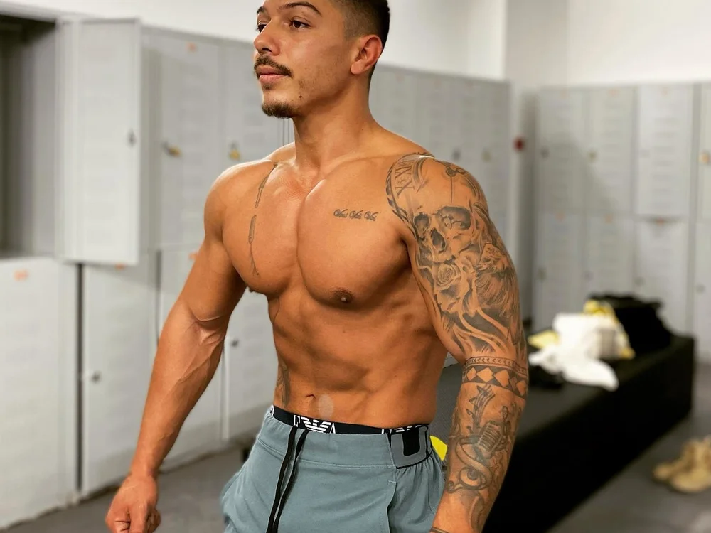 Muscleflex1128's Offline XXX Chat