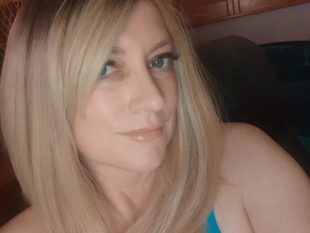 JenDollxxx Chat XXX offline