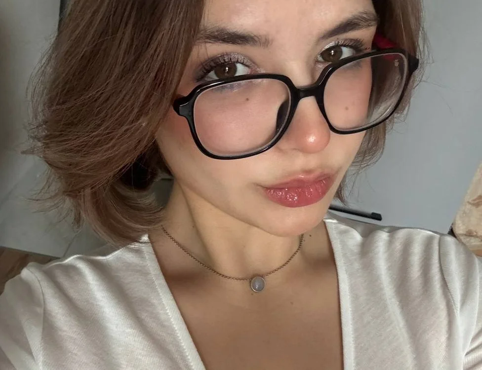 AnnaVelvetFire's Offline XXX Chat