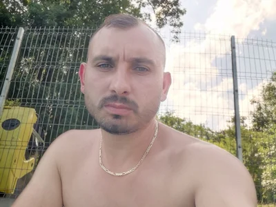 Alex11248D Male Romanian Webcam Striptease