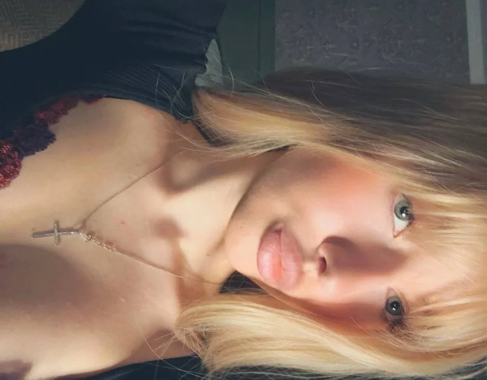 cutieblondyy's Offline XXX Chat