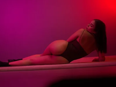 Sara-Evans on StripChat