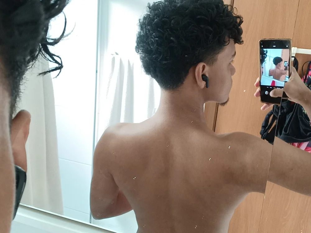 Novin21000's Offline XXX Chat