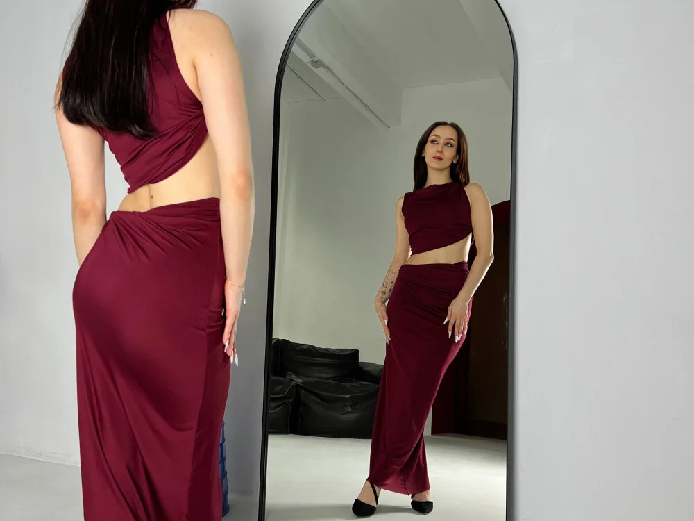 LuxBrunette_ offline XXX-chatje