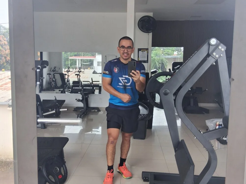 Andresz94n Offline XXX chat