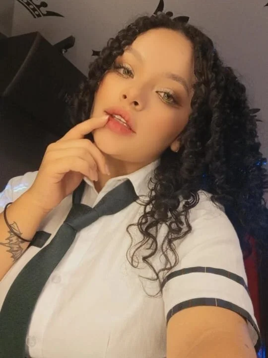 Luciana-Holmes Offline XXX-Chat