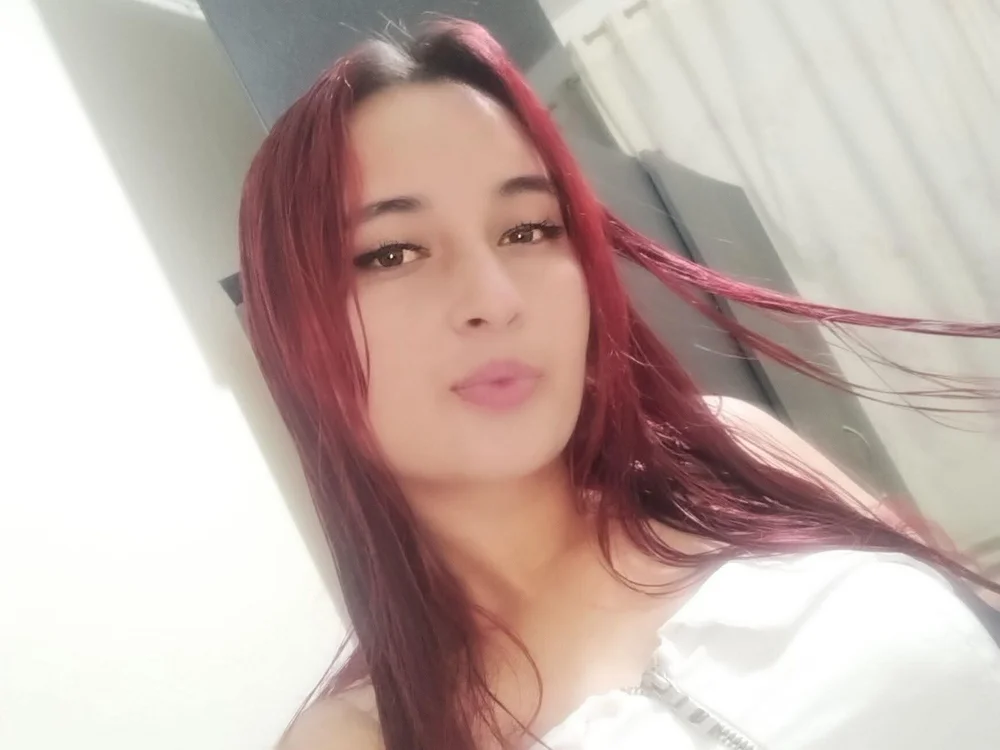 Valentina__bloom's Offline Chat Room