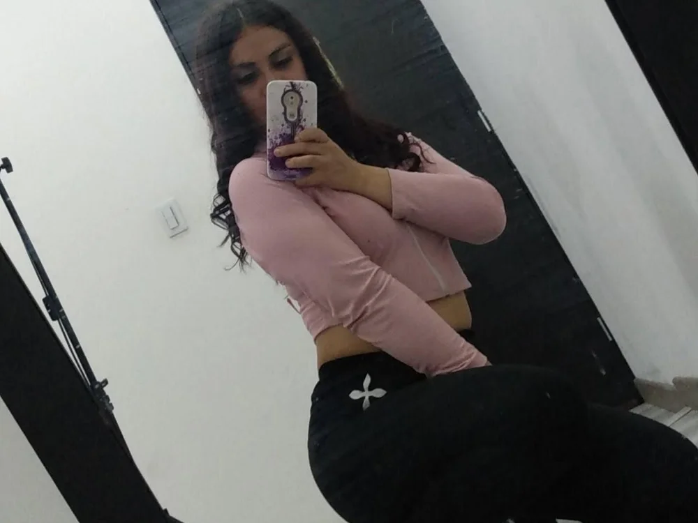 tinny_emiily's Offline XXX Chat