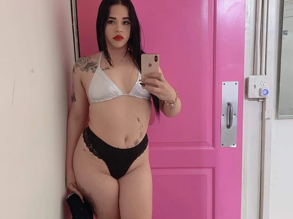 claudiaNC95 offline chatrum