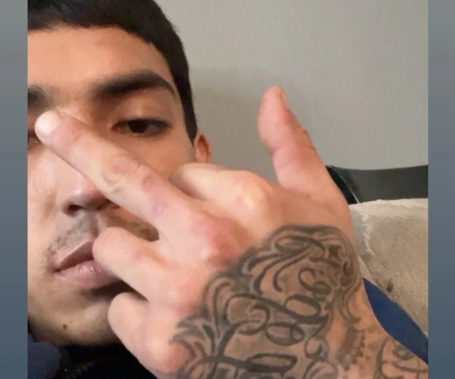 TU_PITUDO_FAV_BB_19CM: συνομιλία ΧΧΧ εκτός σύνδεσης