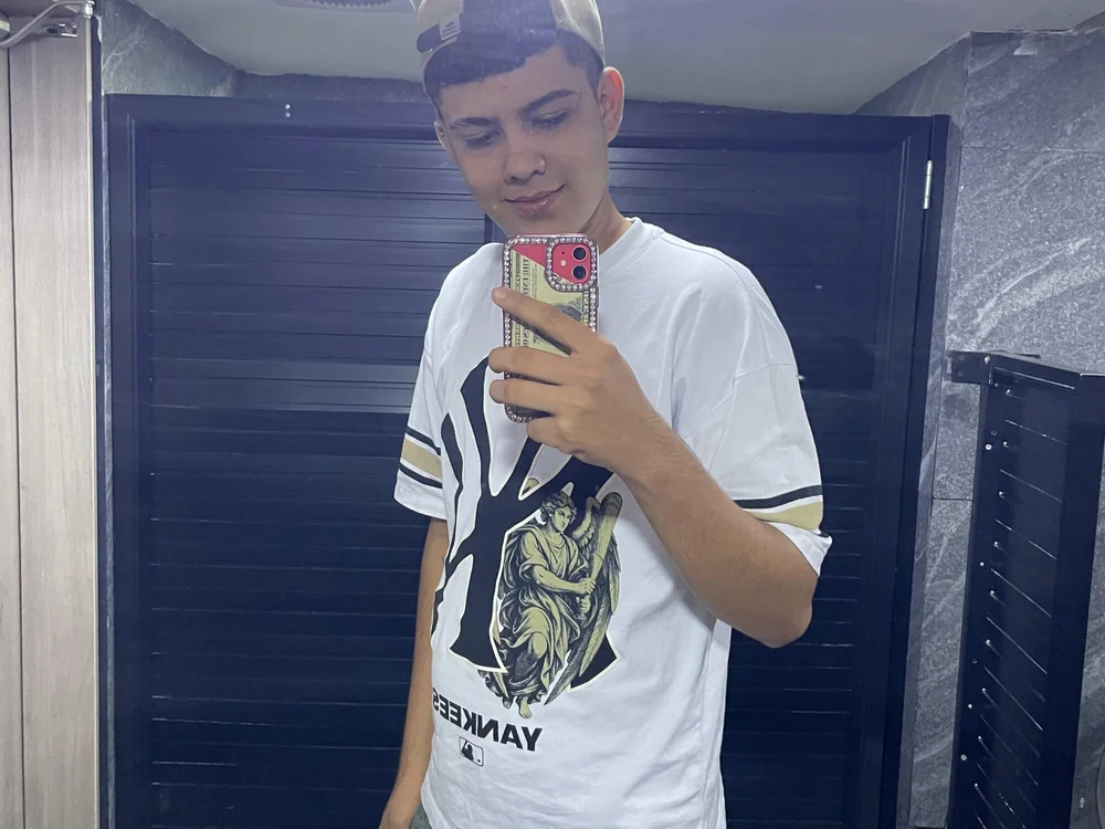 Jacobb_hott96 offline XXX-chat