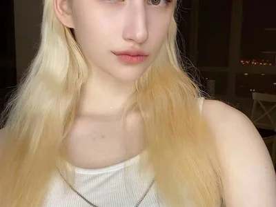 ChiaCatucci - Girl 
