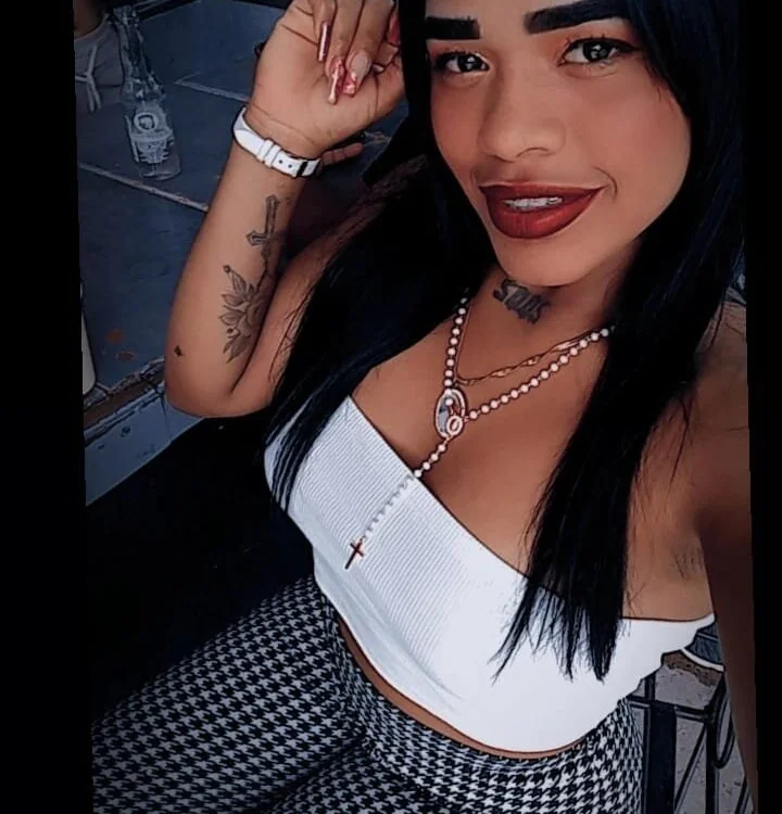 Ruby_Jones_ Adlı Modelin Çevrimdışı XXX Sohbeti