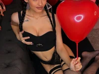 ElaraVixen's webcam live show