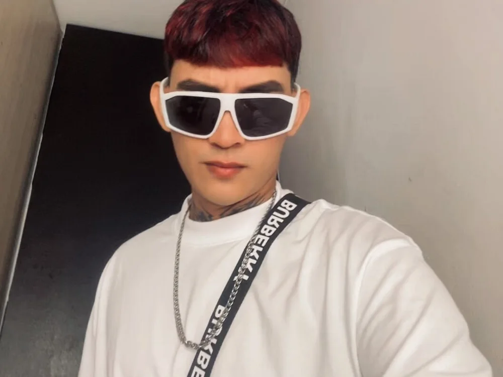 Sam_Hoffman's Offline XXX Chat
