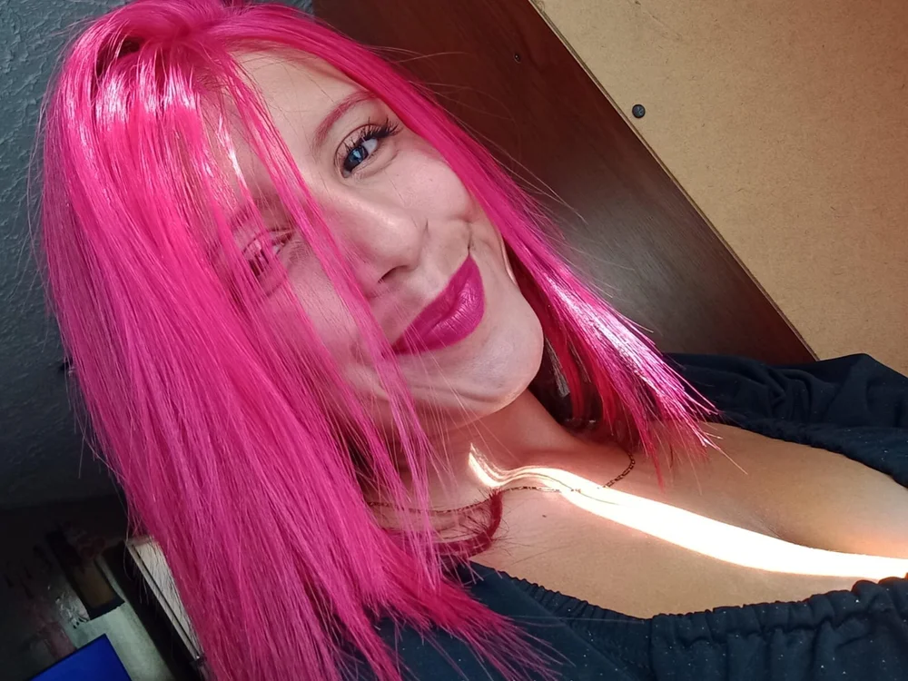 Mia_Fox1_ offline chatrum