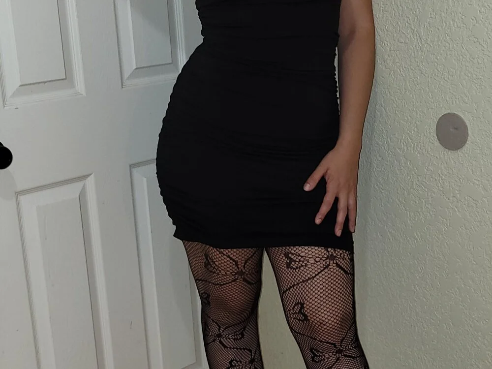 Gatitadenochedamadedia's Offline XXX Chat