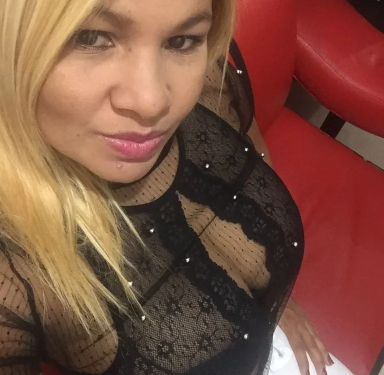 Violet_rain1's Offline XXX Chat