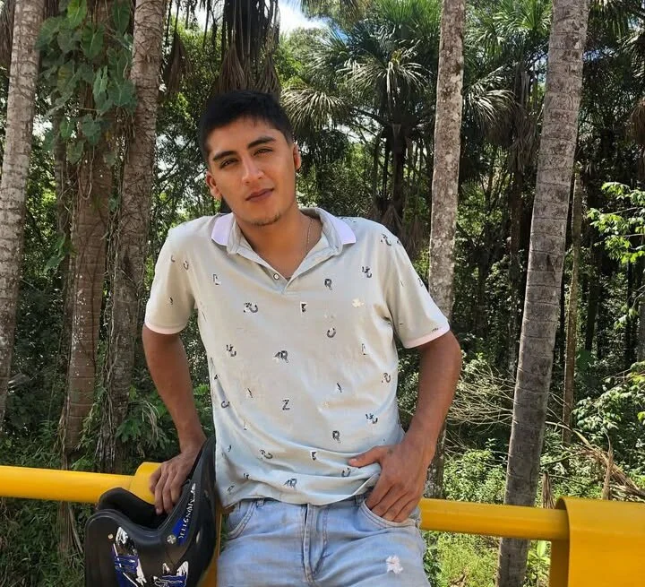 maxI_dick33's Offline XXX Chat