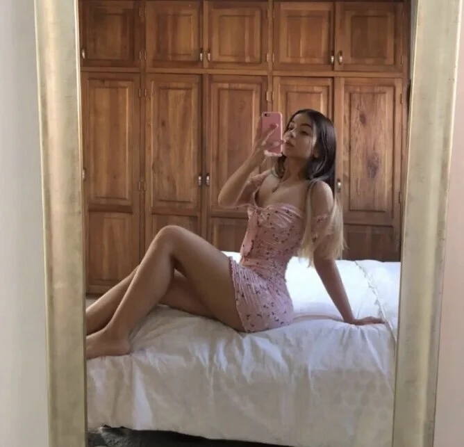 Aurora_Benett12's Offline XXX Chat