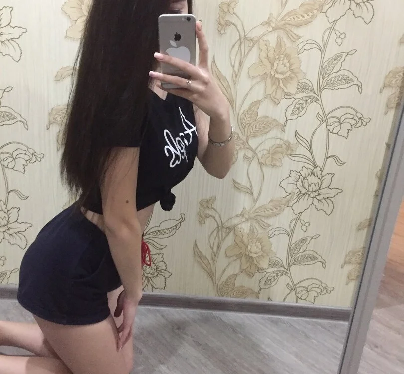 girl_white's Offline XXX Chat