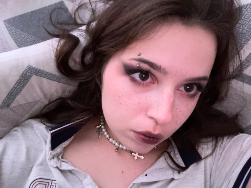 Freya_land Chat XXX offline