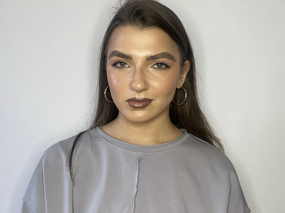 SallyWiIiams' Offline Chat Room