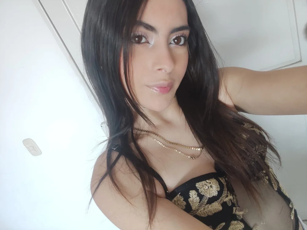 Chat +18 de Alasska_Queen ao vivo