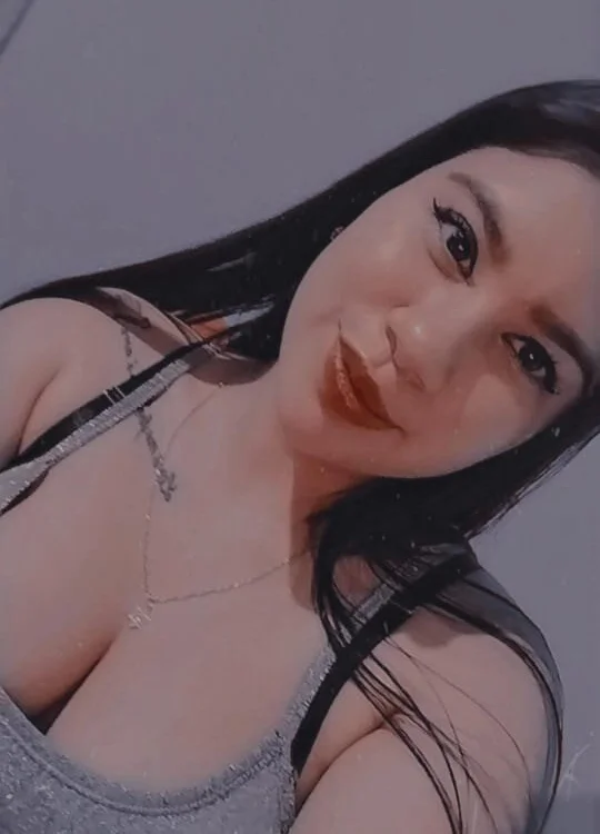 vale_hot21's Offline XXX Chat