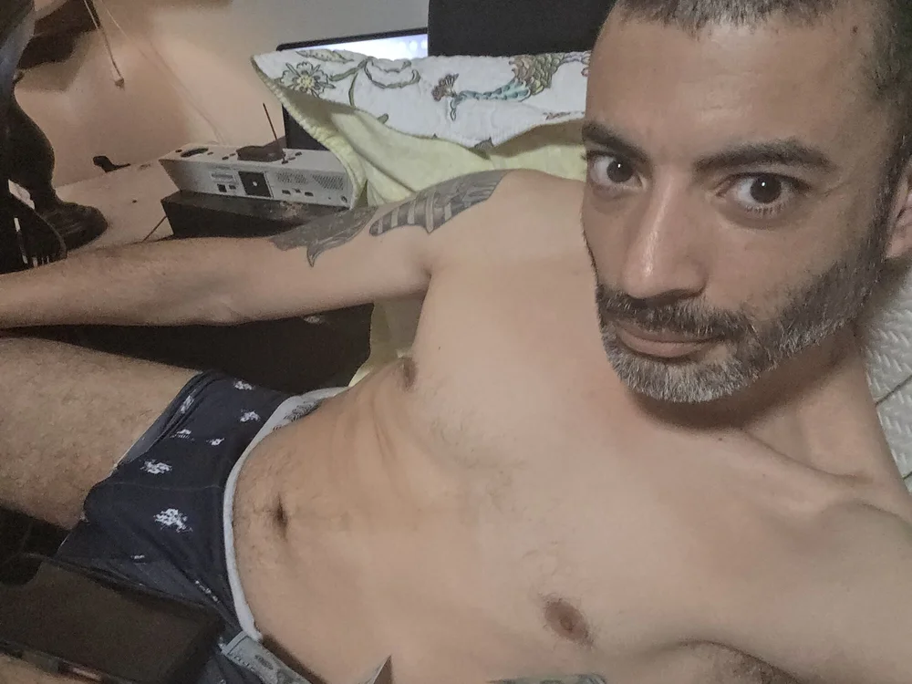 LoveToFuk83 offline chatrum