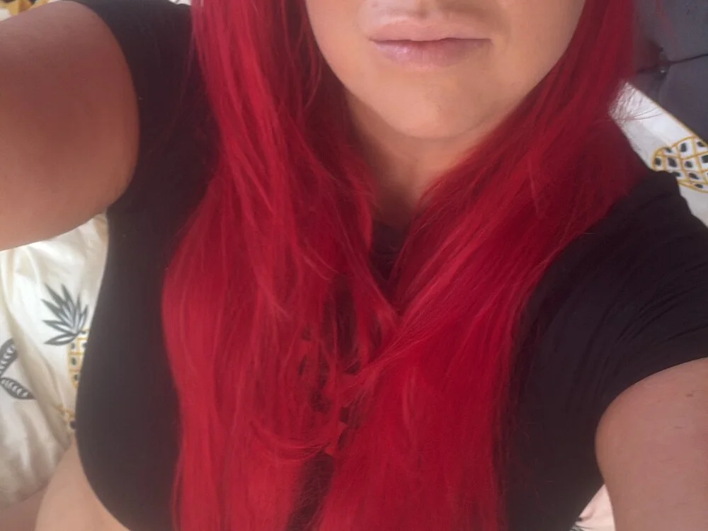 Red-Rose8699 Offline XXX-chat