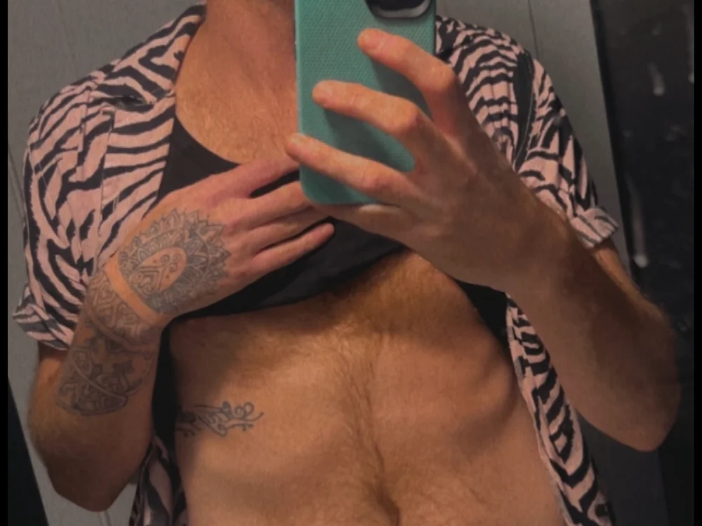 Chatroom XXX hors ligne de Hotmess12