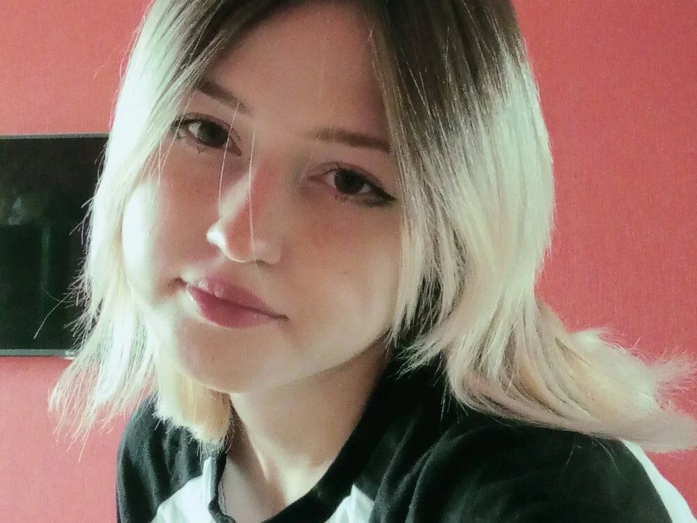 SnowWhiteNika Offline XXX-Chat