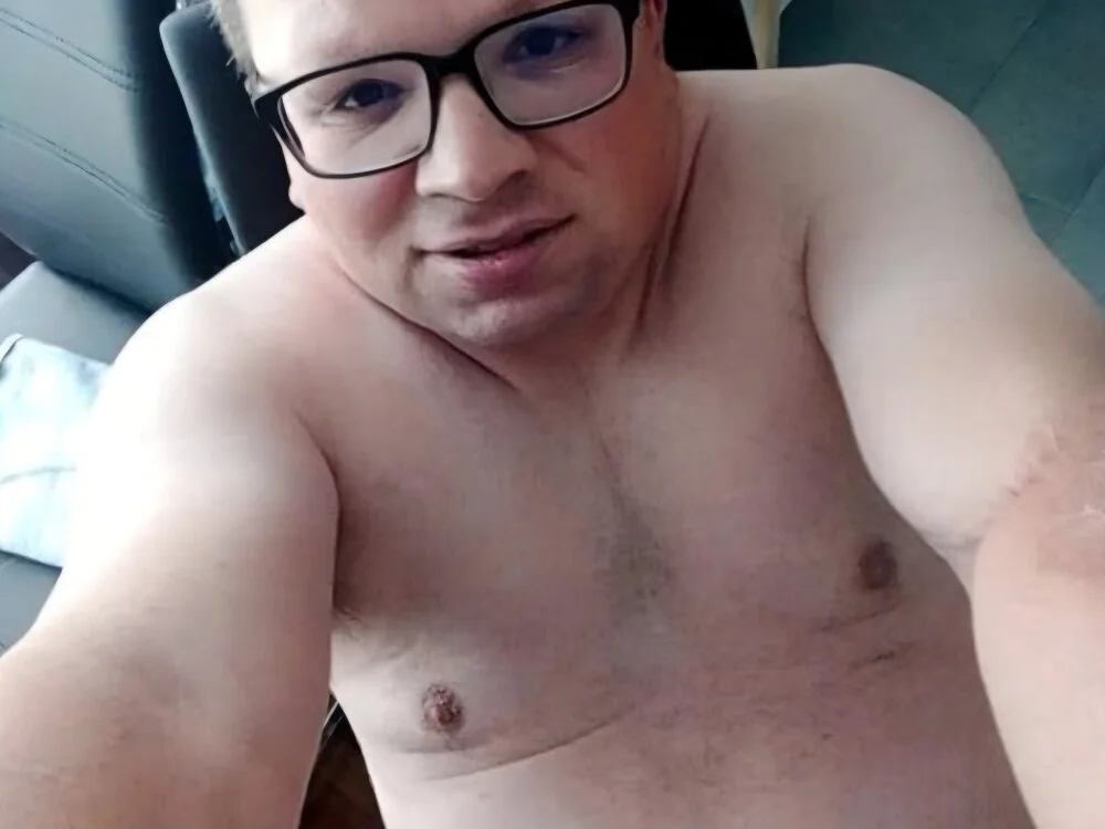 chrisssiee Offline XXX-Chat