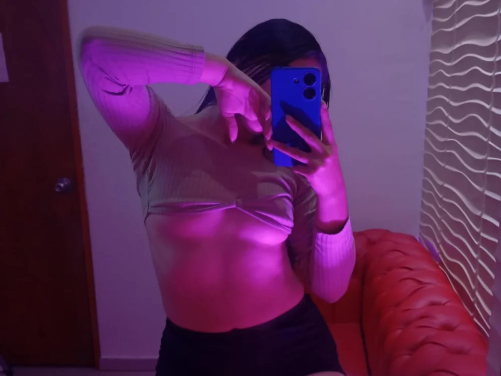 Neila_collen's Offline Chat Room