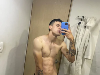 Aronmax_ Male Colombian Live Cam Adult