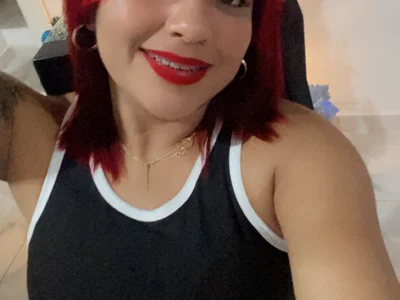 EmmaHot on StripChat