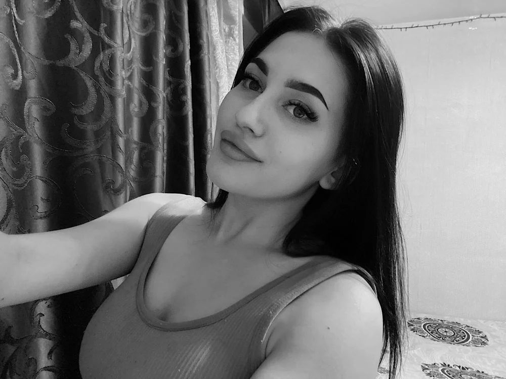 MonaBellew's Offline XXX Chat