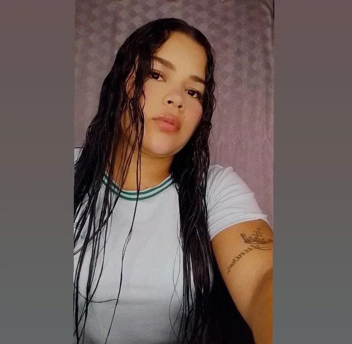 Afroditta_Lush's Offline Chat Room