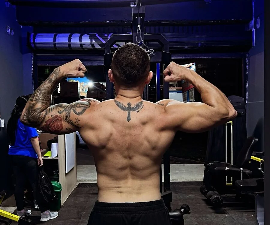 Deimon_Muscle's Offline Chat Room