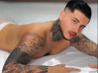 Модель tattoguys_cums