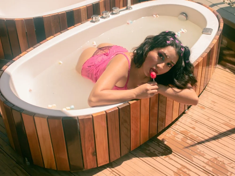 Lucy_Santos' Offline XXX Chat