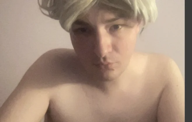KellyTransGirl's Offline Chat Room